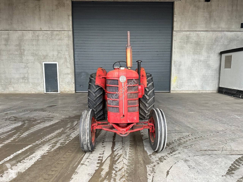 Tractor Volvo 470