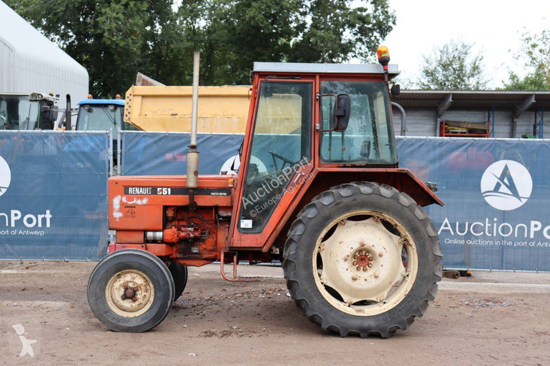 Tractor Renault 51