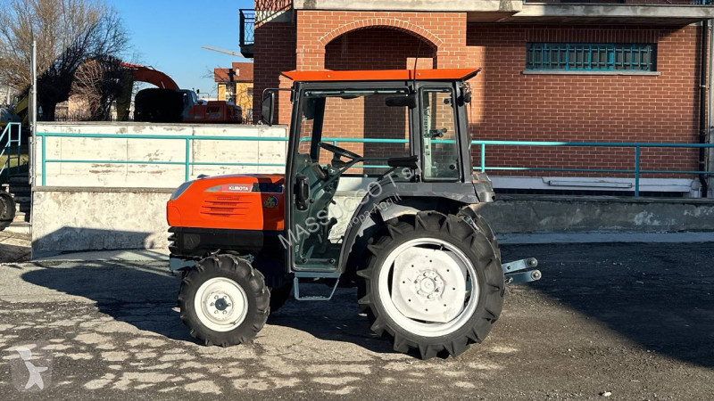 Lantbrukstraktor Kubota KT24 4X4