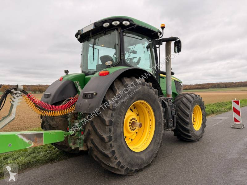 Lantbrukstraktor John Deere 7210R