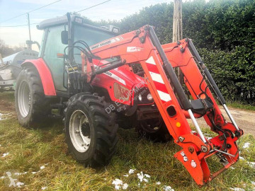 Tracteur agricole Massey Ferguson