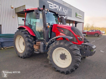 Tracteur agricole Valtra