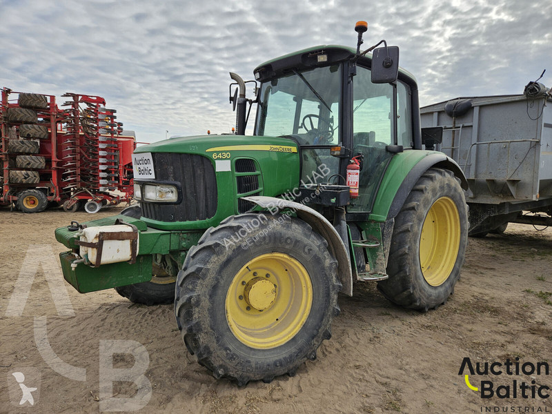 Lantbrukstraktor John Deere 6430