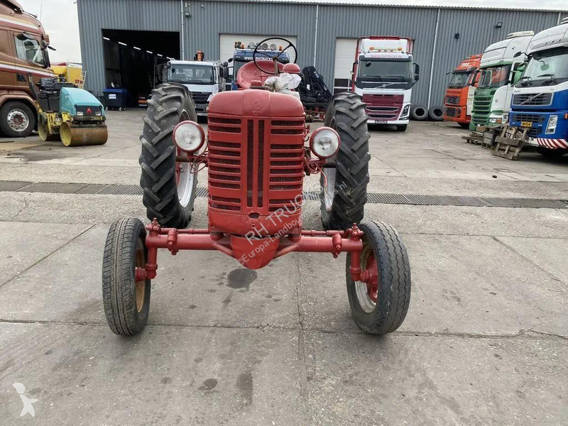 Lantbrukstraktor Farmall SUPER F.C. TRAKTOR