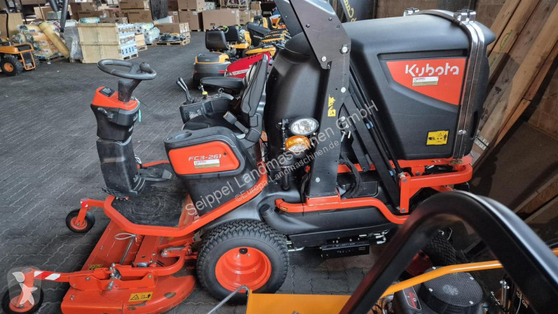 Tractor agrícola Kubota  FC3-261 FRONTSAMMELMÄHER