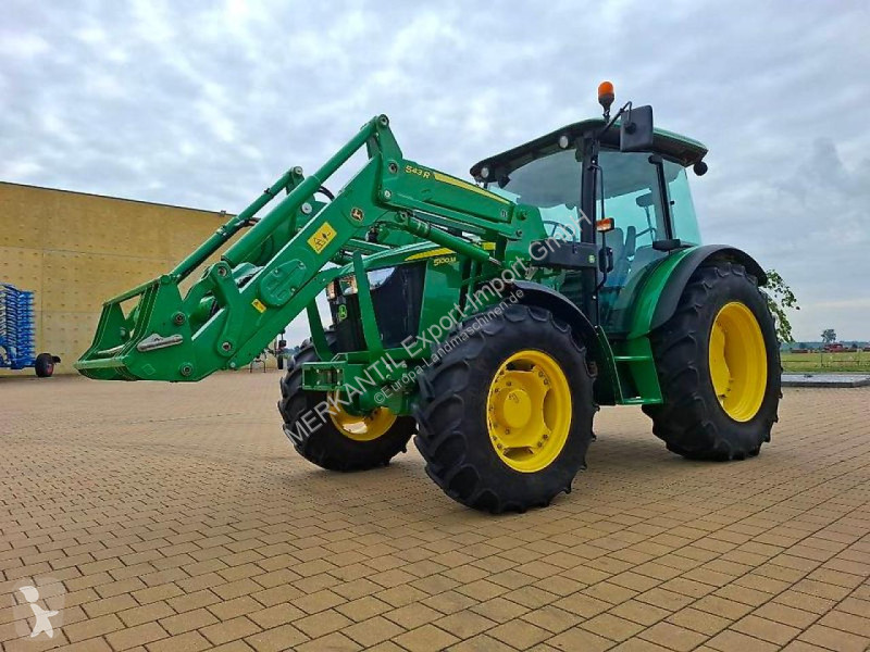 Lantbrukstraktor John Deere 5100M
