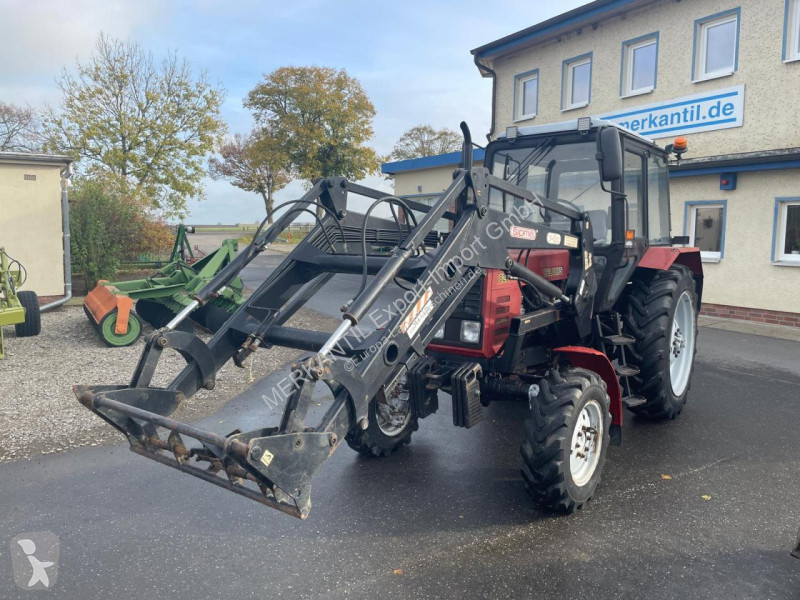 Lantbrukstraktor Belarus  MTS 820 + FL