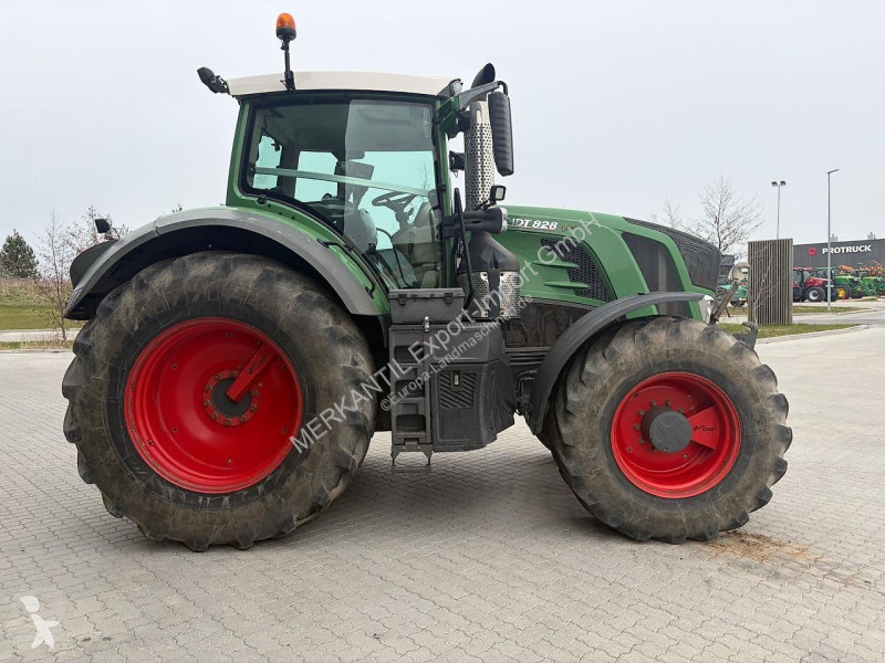 Lantbrukstraktor Fendt  828 Vario