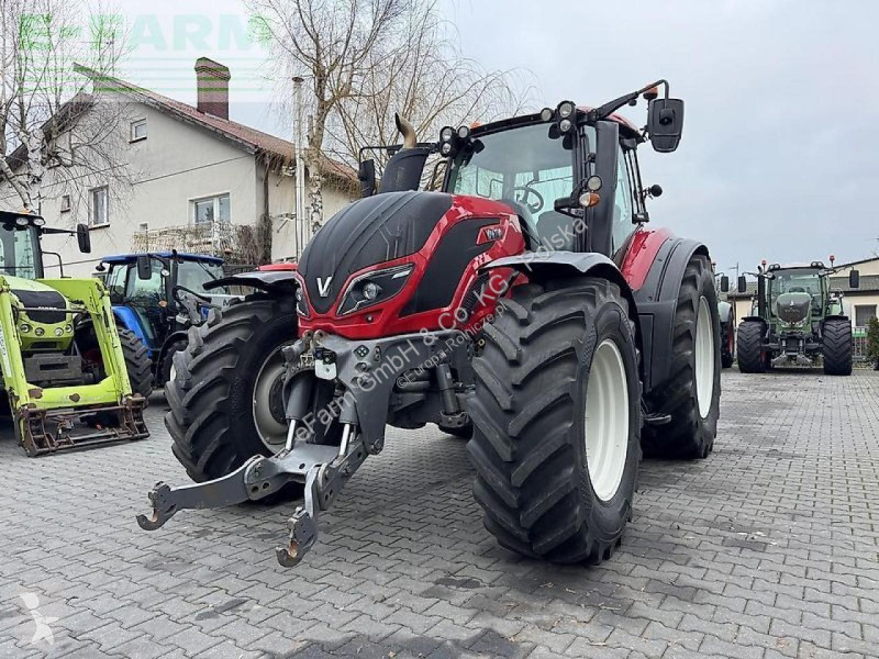 Valtra  t234 versu tractor