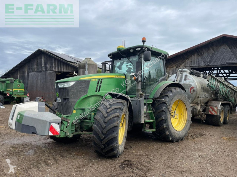 Lantbrukstraktor John Deere 7215R