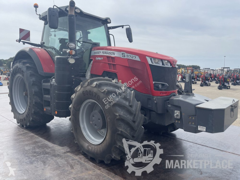 Сільськогосподарський трактор Massey Ferguson...