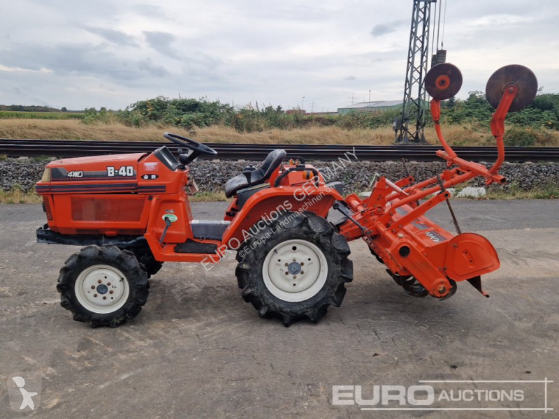 Трактор Kubota B40