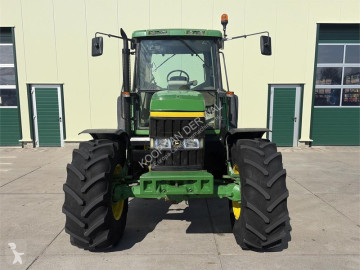 John Deere 6810 PQ tractor