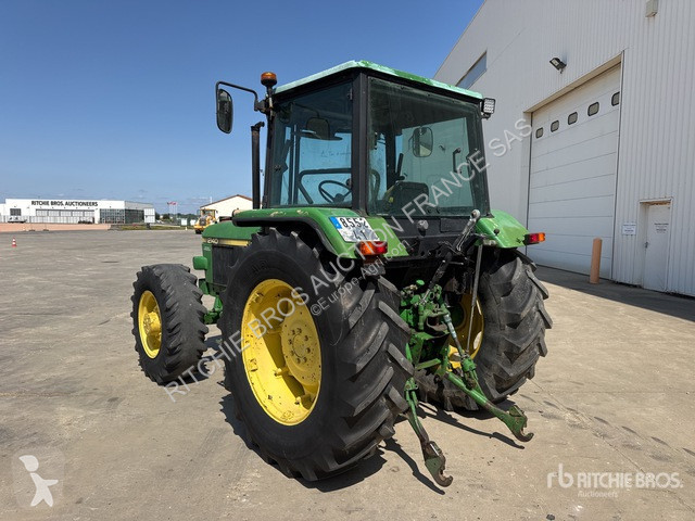 جرار زراعي John Deere  2140