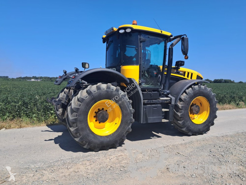 Сільськогосподарський трактор JCB FASTRAC 4220