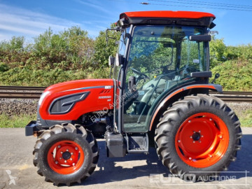 Zemědělský traktor Kioti