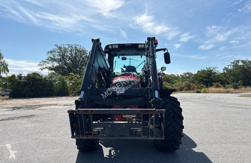 Valtra N111e tractor