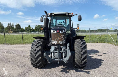 Tracteur agricole Massey Ferguson