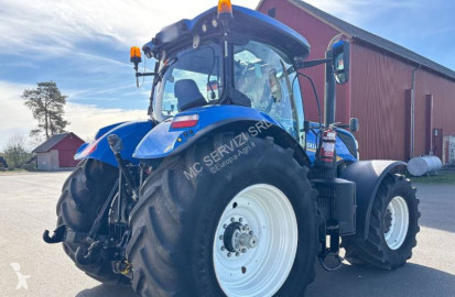 Tracteur agricole New Holland