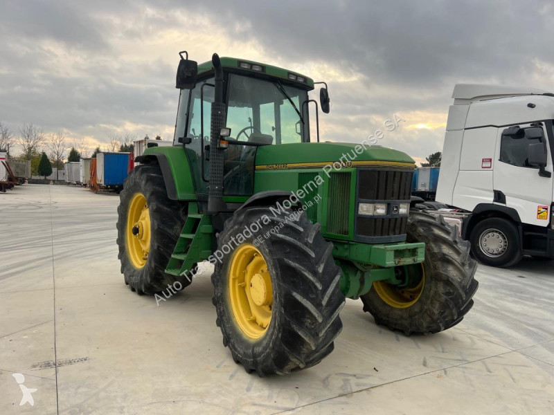 John Deere  7700 tractor