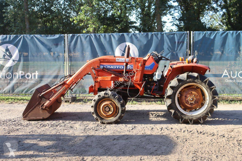 Zemědělský traktor Hinomoto E264