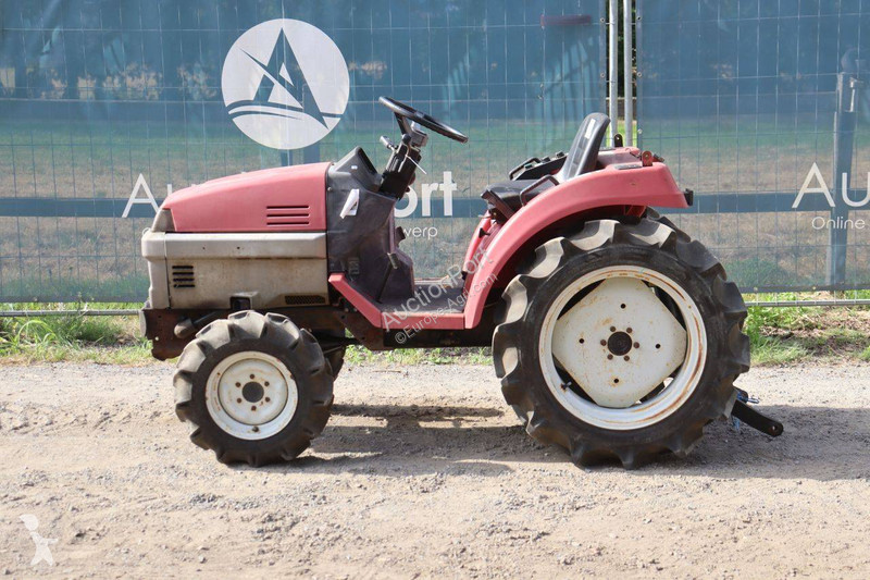 جرار زراعي Shibaura P185F
