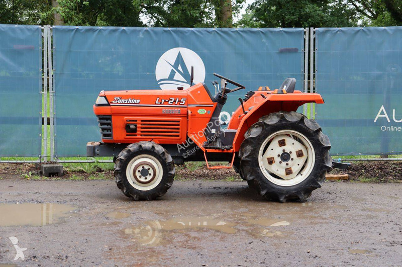 جرار زراعي Kubota Sunshine L1-215