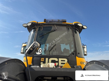 Tractor JCB