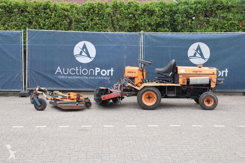 Tractor Agria 8300-D