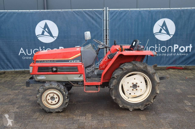Сільськогосподарський трактор Yanmar...