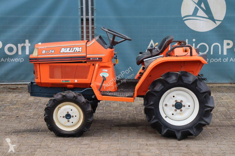 Сільськогосподарський трактор Kubota B1-14 Bulltra