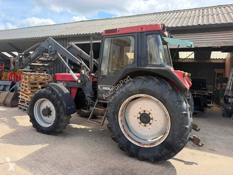 Сільськогосподарський трактор Case IH XL956