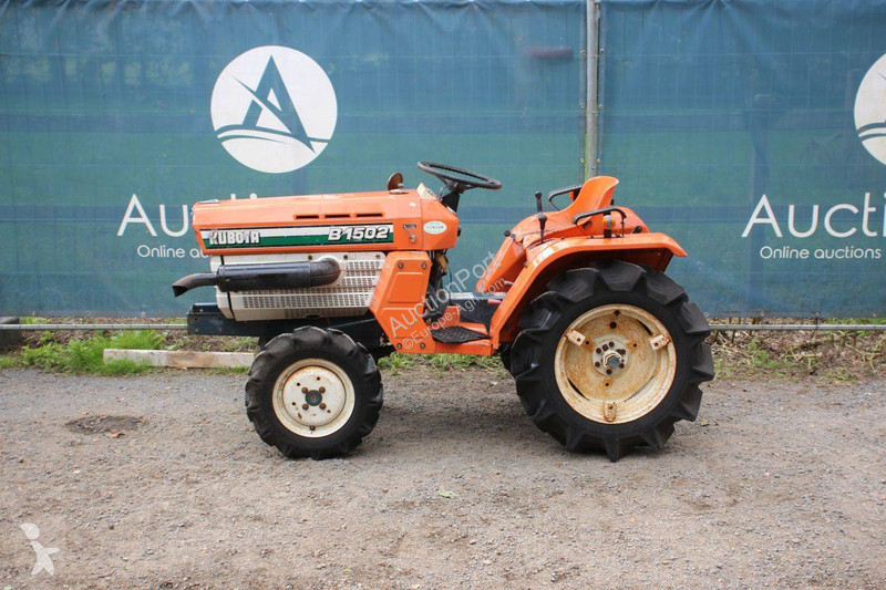 Сільськогосподарський трактор Kubota B1502DT
