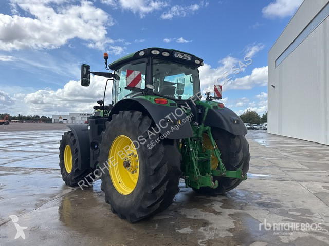 Tracteur agricole John Deere 6215R