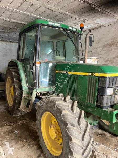 Сільськогосподарський трактор John Deere 6110