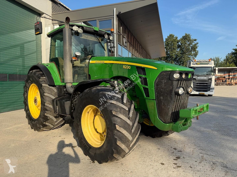 Tractor John Deere 8230 PowerShift - NO TLS