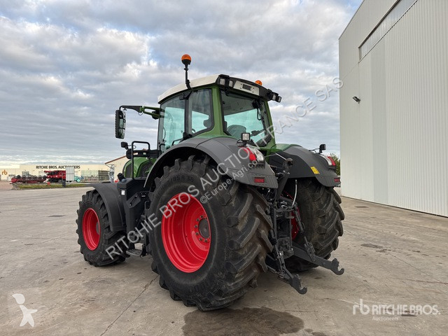 Fendt  826 Vario tractor