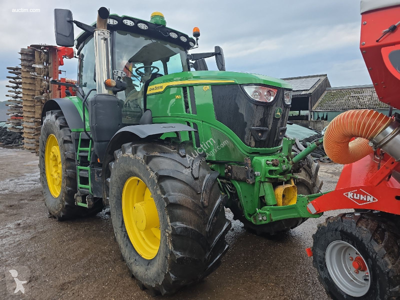 Ciągnik John Deere e18 6r 250