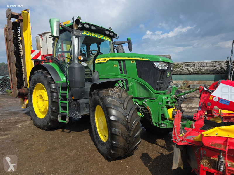 Ciągnik John Deere e18 6r 250