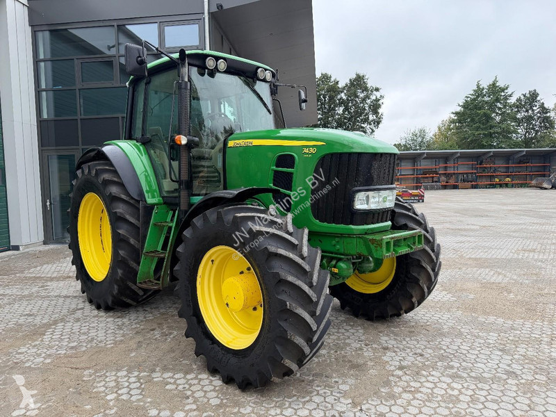 Tractor John Deere 7430 Excellent condition