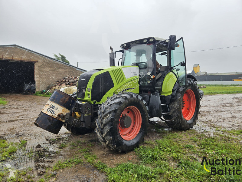 Claas Axion 830 tractor