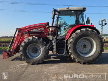Tracteur agricole Massey Ferguson