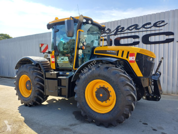 Tractor JCB