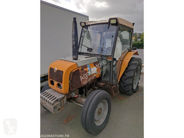 Jiný traktor