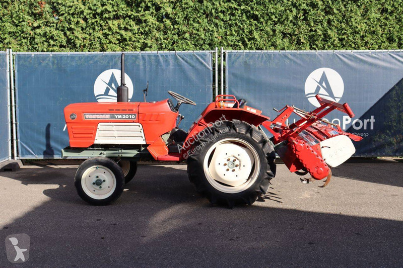 Tractor agrícola Yanmar YM 2010