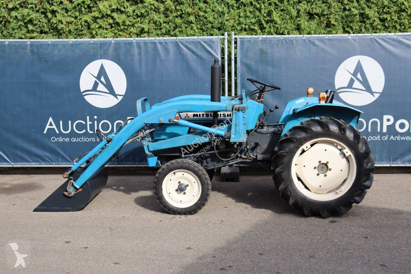 Tractor agrícola Mitsubishi D2000