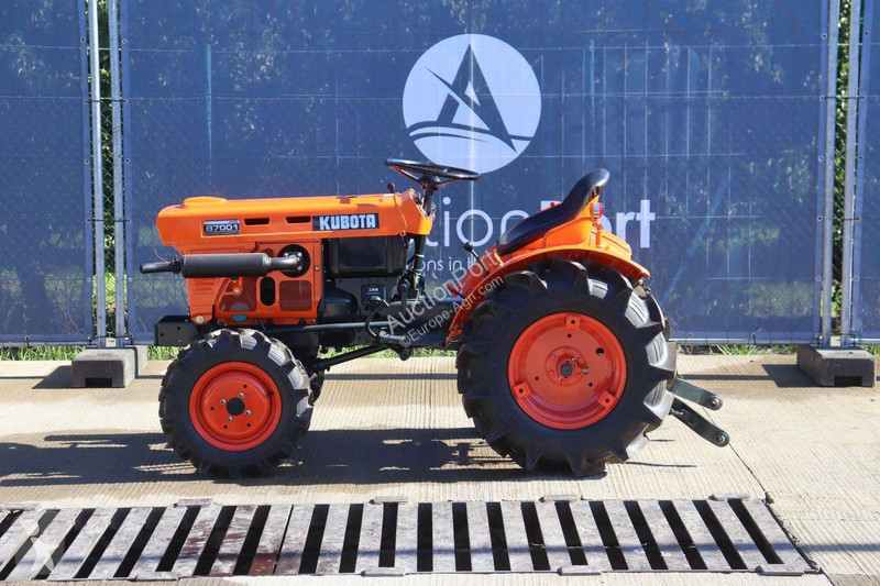 Tractor agrícola Kubota B7001DT