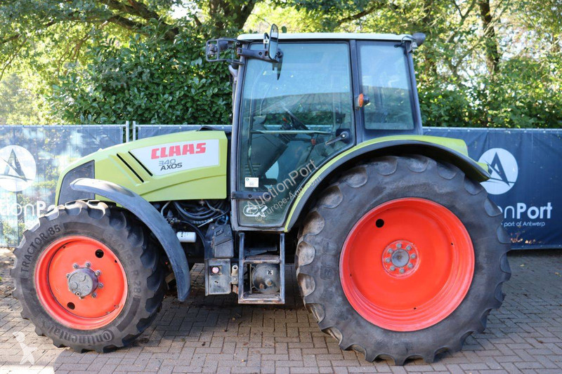 Tractor agrícola Claas 340 AXOS
