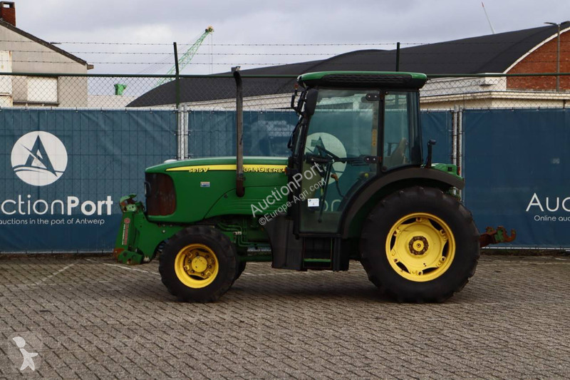 Tractor agrícola John Deere 5615 V