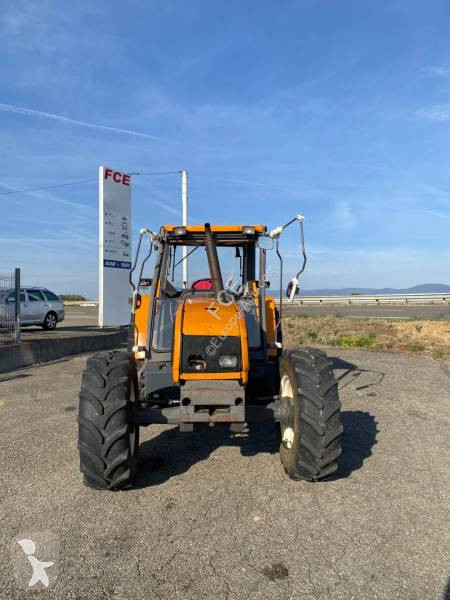 Tractor Renault 330  endommagé